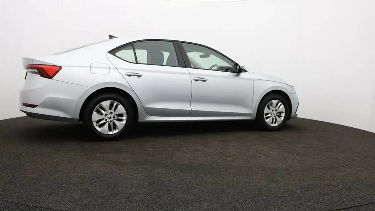 2023-skoda-octavia-10-tsi-se-110ps-hatchback-big-37