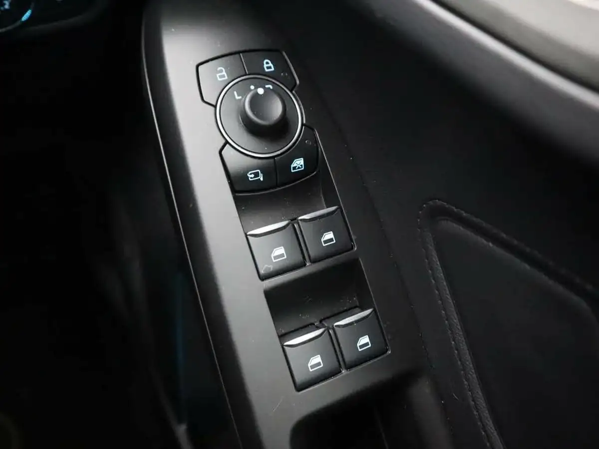 2023-ford-focus-10t-titanium-x-125ps-hybrid-mhev-estate-powershift-big-39