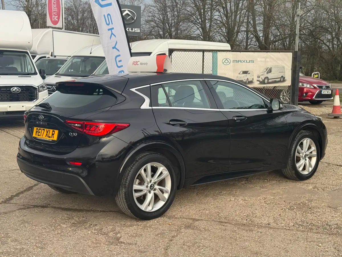 2017-infiniti-q30-16-se-122ps-business-pack-big-9