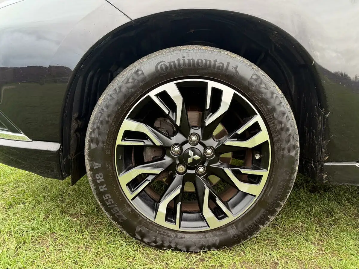 2018-mitsubishi-outlander-20-4h-phev-big-25