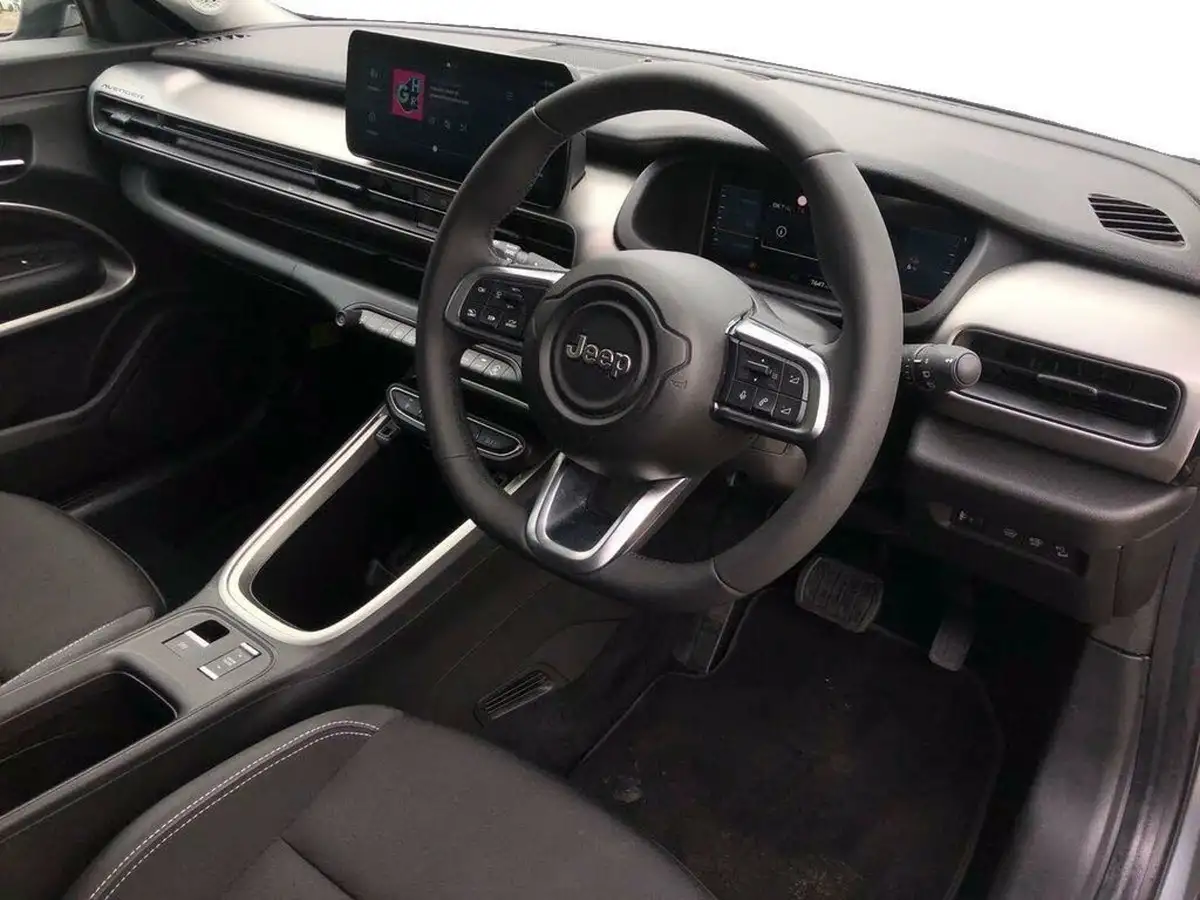 2024-jeep-avenger-e-summit-big-5