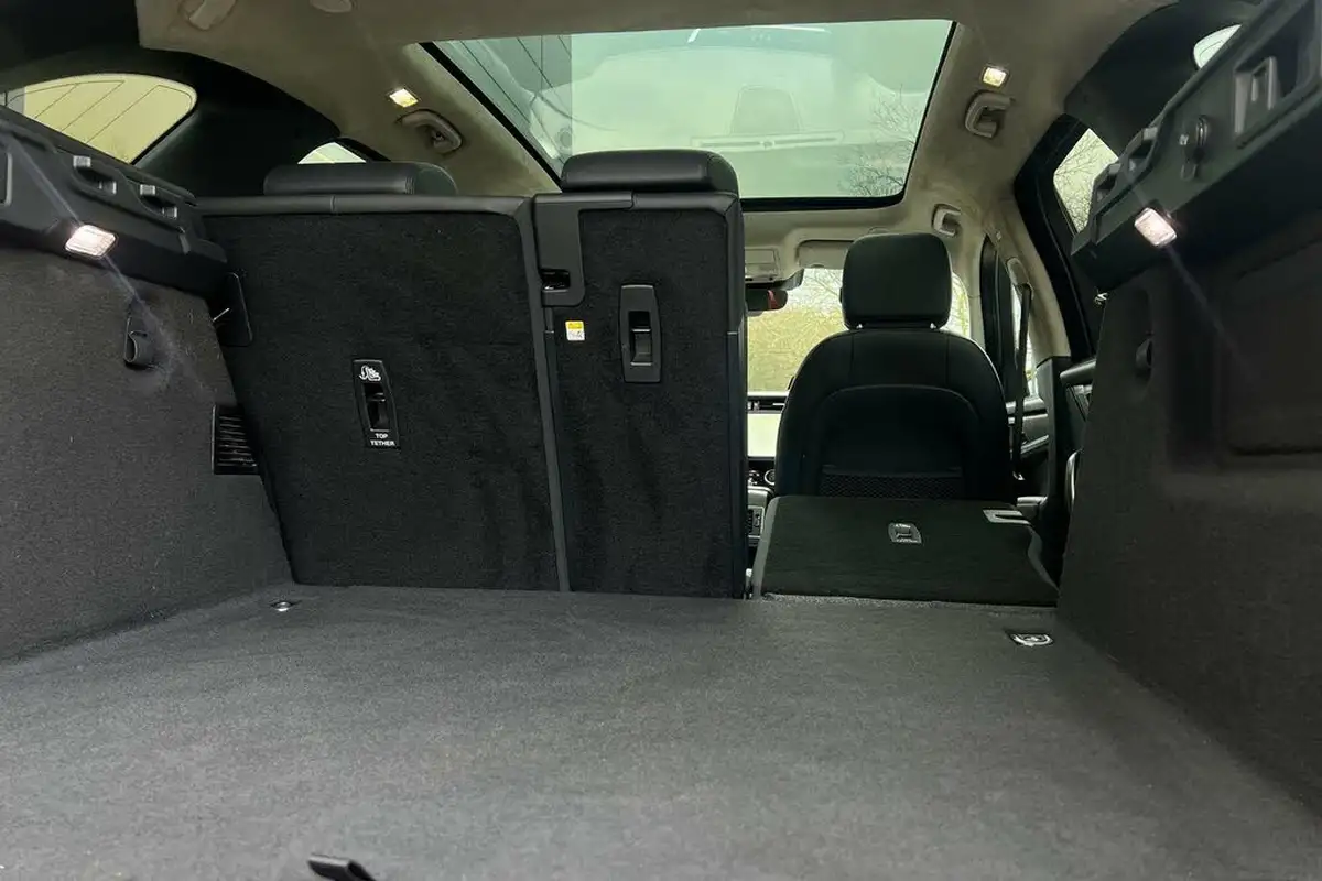 2021-jaguar-f-pace-20-d200-hse-mhev-big-32