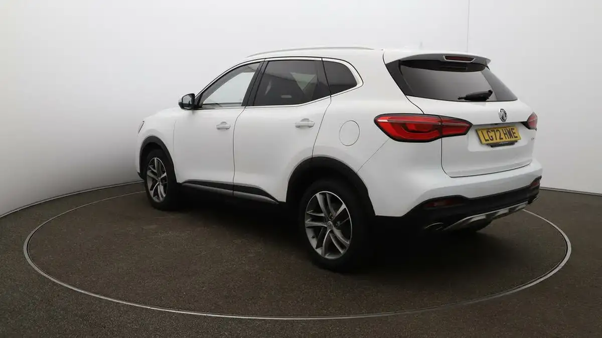 2022-mg-hs-15t-gdi-exclusive-162ps-big-60
