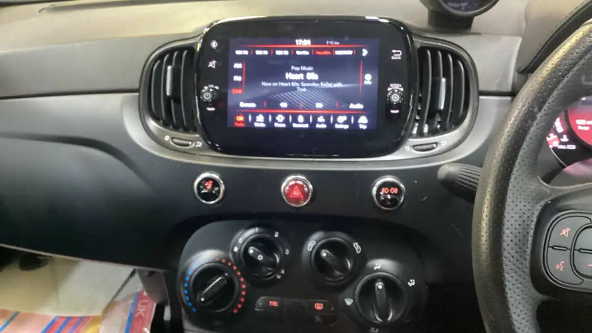 2021-abarth-595-14-tjet-f-big-12