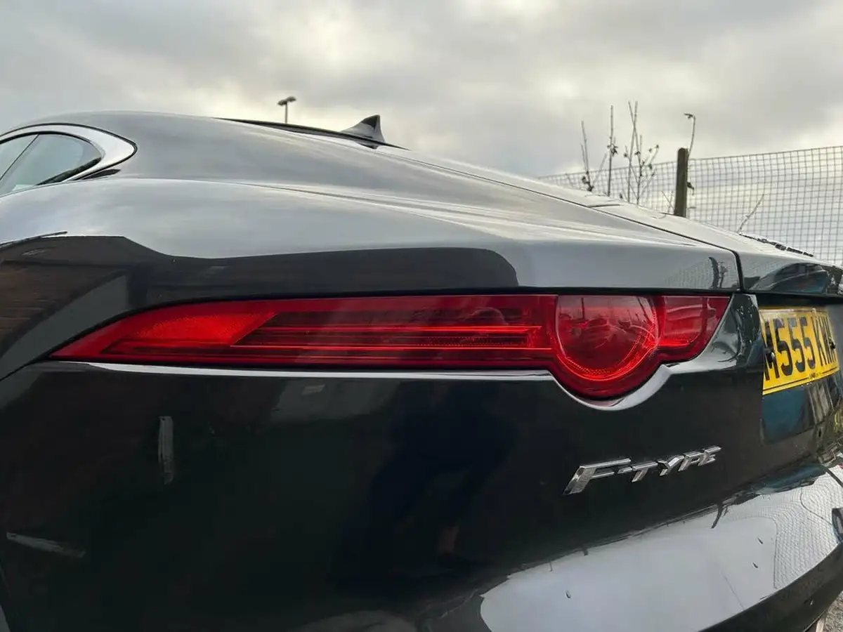 2015-jaguar-f-type-30-s-coupe-quickshift-big-18