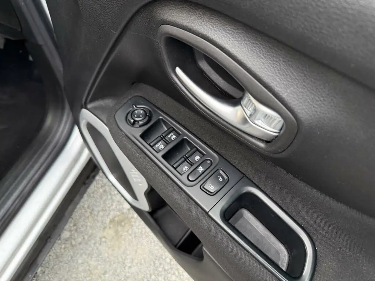 2016-jeep-renegade-16-multijet-ii-longitude-ss-big-47