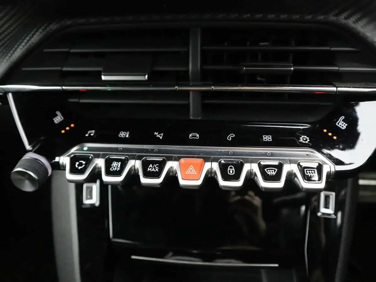 2021-peugeot-2008-suv-12-puretech-gt-eat8-big-29