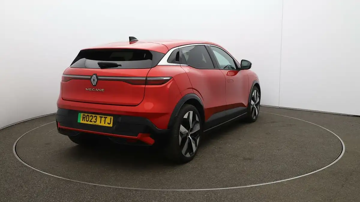 2023-renault-megane-e-tech-e-techno-big-53