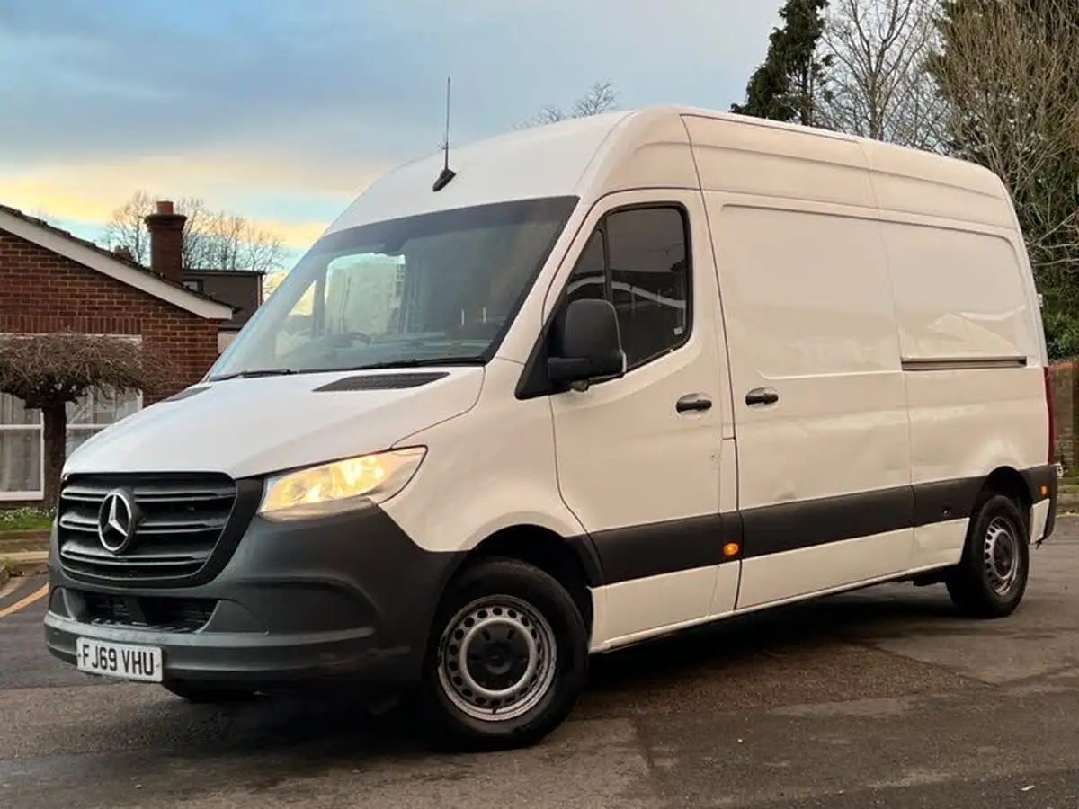 2020-mercedes-benz-sprinter-21cdi-314-l1h1-panel-van-big-30