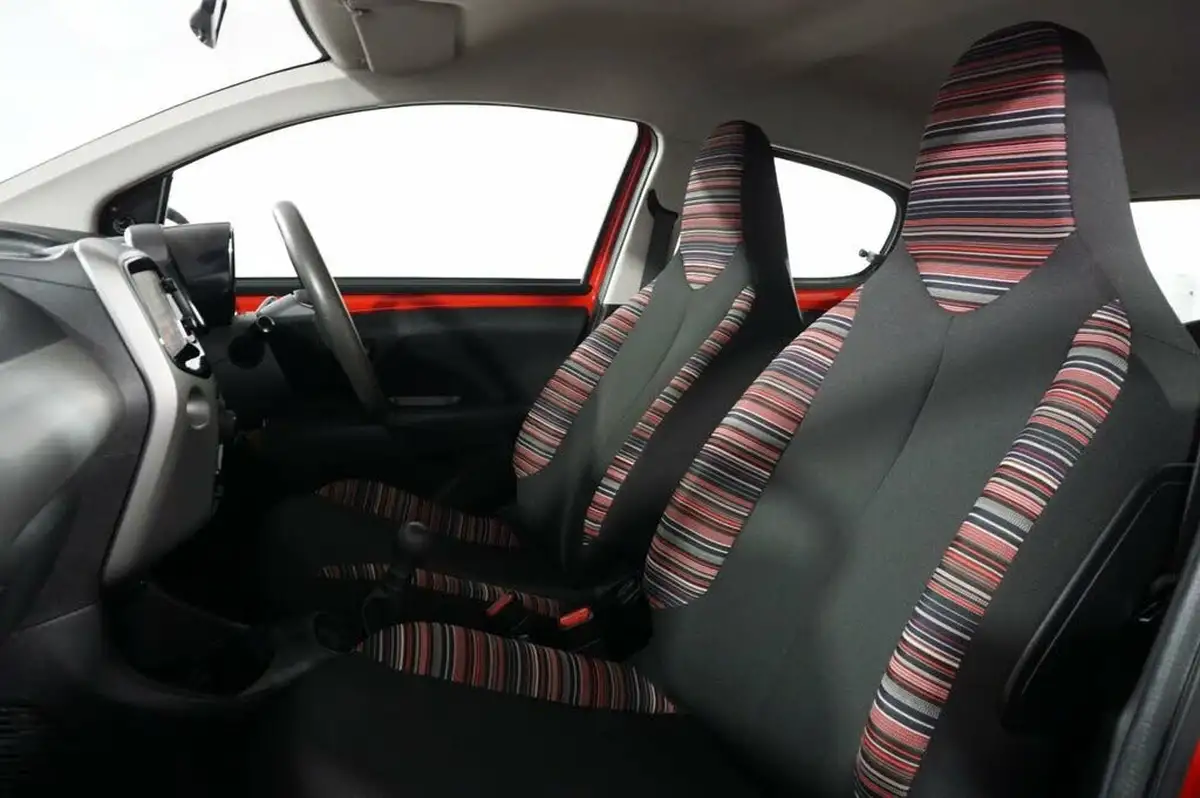 2018-citroen-c1-10-vti-feel-68ps-5d-big-11