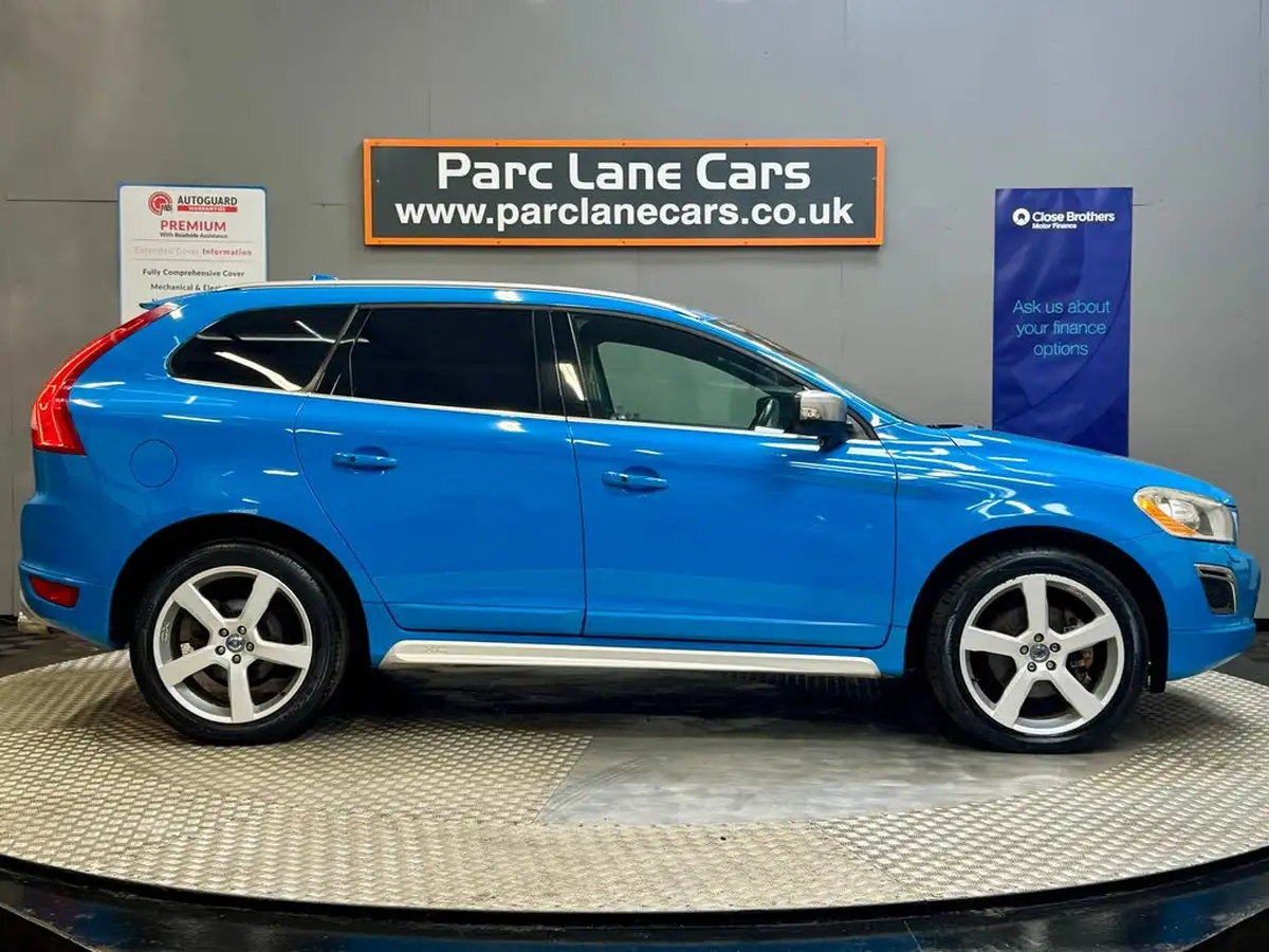 2013-volvo-xc60-30-t6-r-design-big-1