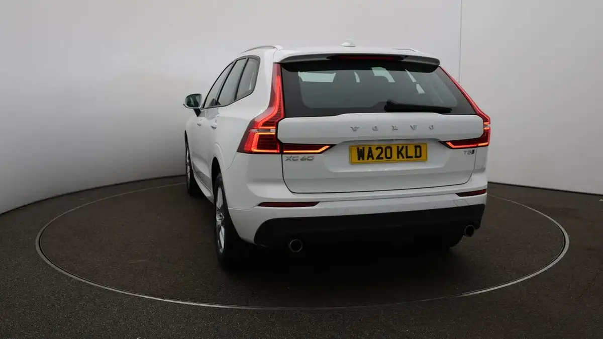 2020-volvo-xc60-20-t5-momentum-awd-big-52