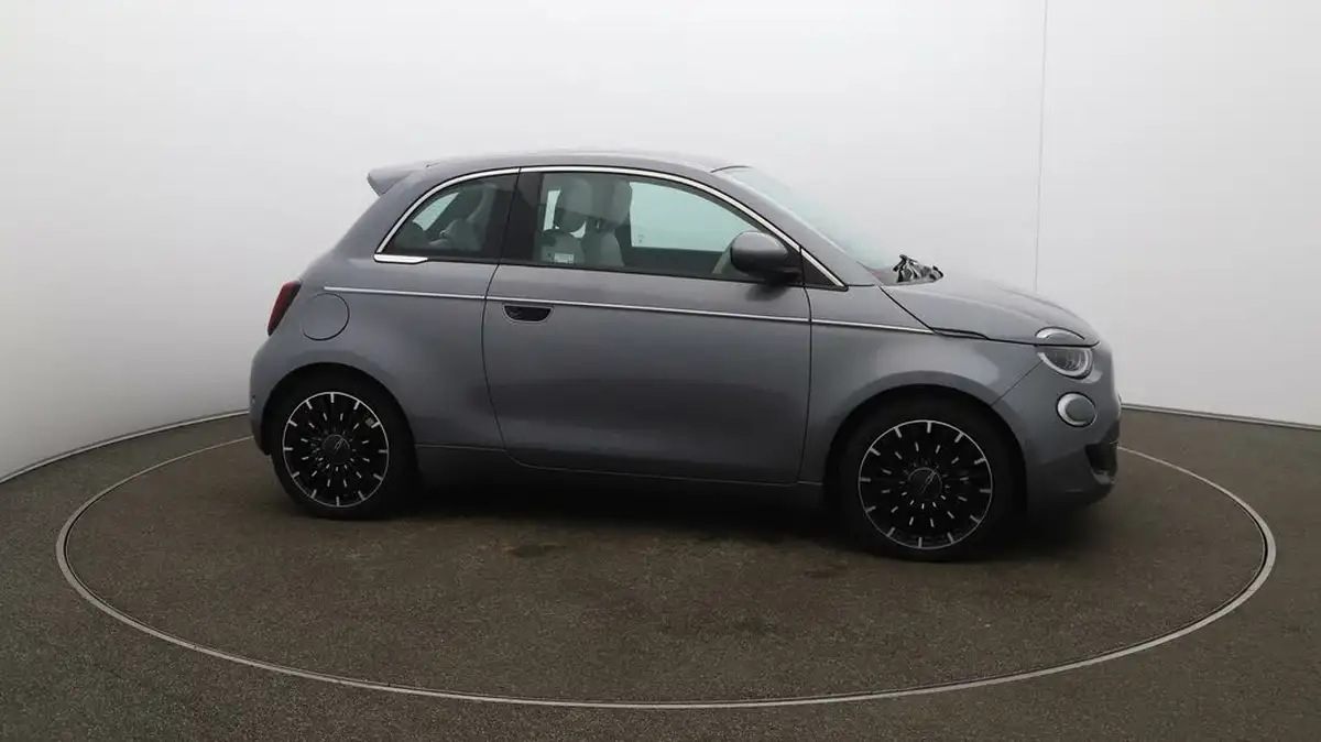 2022-fiat-500-e-la-prima-big-42