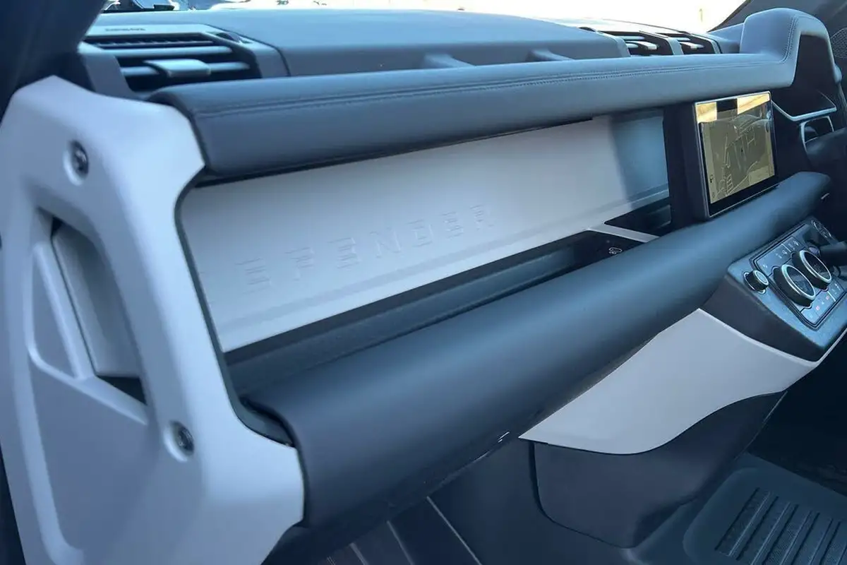 2024-land-rover-90-defender-30-d250-hard-top-standard-90-big-25