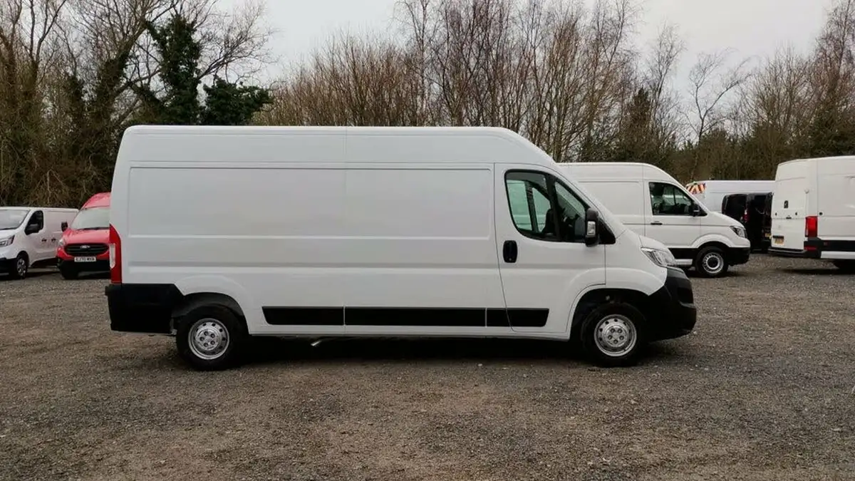 2023-citroen-relay-22bluehdi-35-l3h2-enterprise-edition-panel-big-17