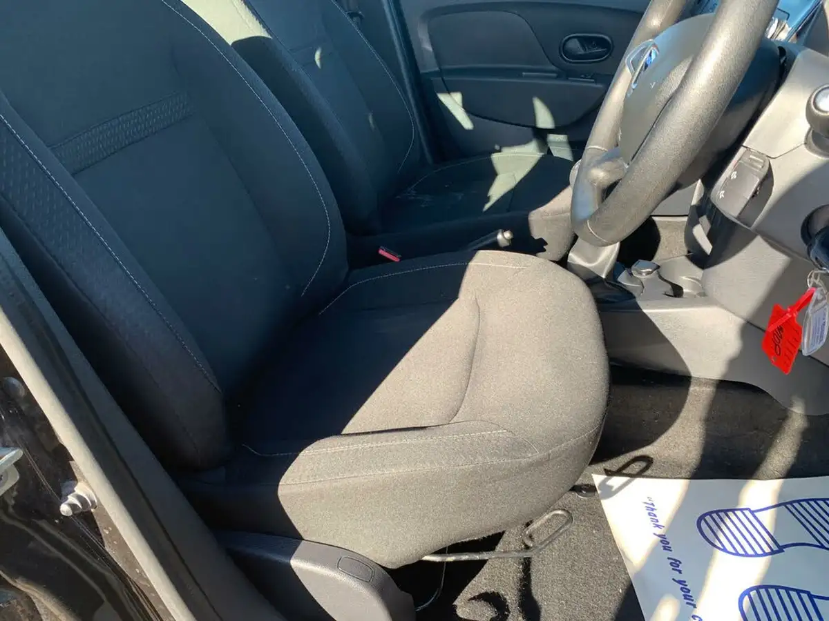 2018-dacia-sandero-10-sce-essential-big-16
