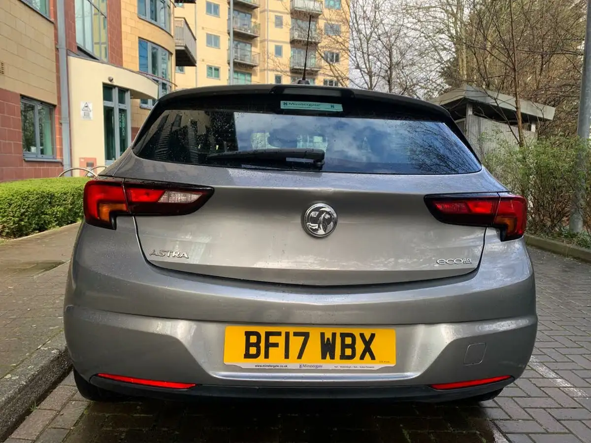 2017-vauxhall-astra-10i-turbo-sri-ecoflex-ss-hatchback-big-7