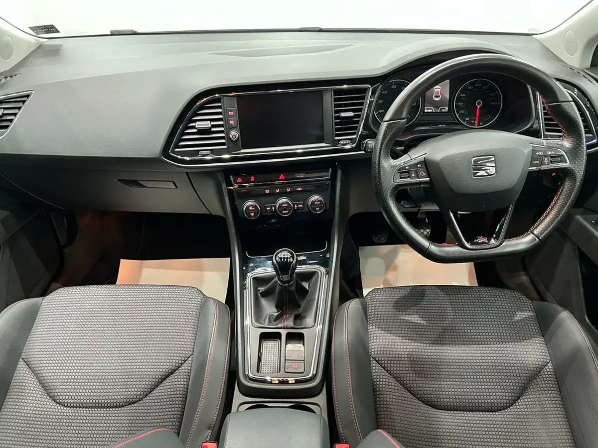 2017-seat-leon-14-ecotsi-fr-technology-hatchback-5d-big-32
