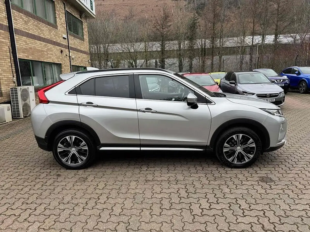 2021-mitsubishi-eclipse-cross-15-dynamic-4wd-auto-big-3