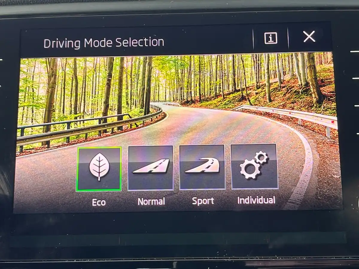 2019-skoda-octavia-20-tsi-vrs-hatchback-big-40
