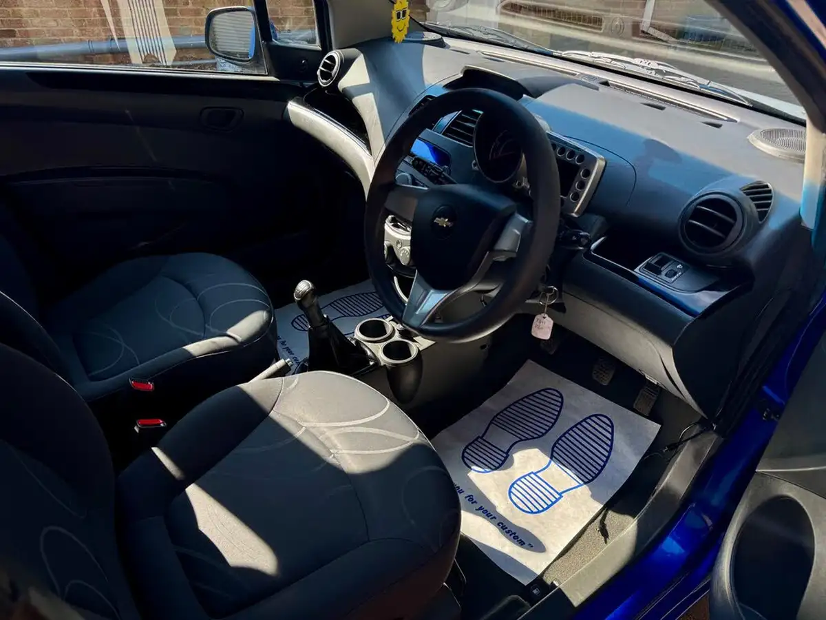 2011-chevrolet-spark-12-ls-big-13