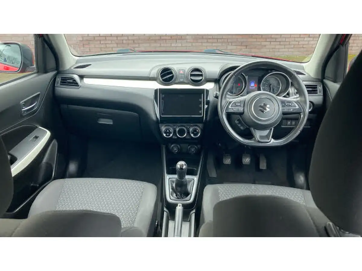 2018-suzuki-swift-10-boosterjet-sz5-111ps-shvs-big-9