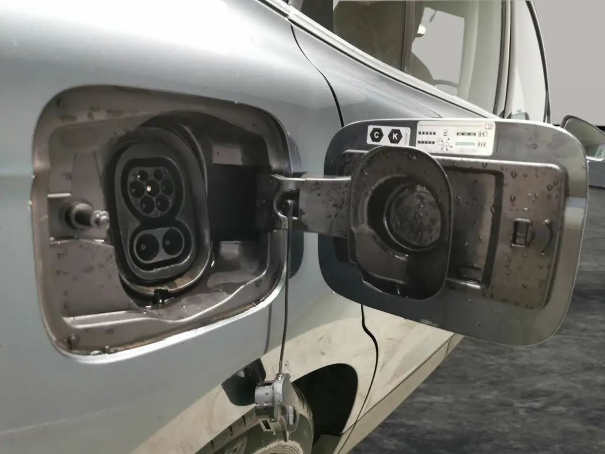 2021-skoda-enyaq-e-60-62-kwh-big-31