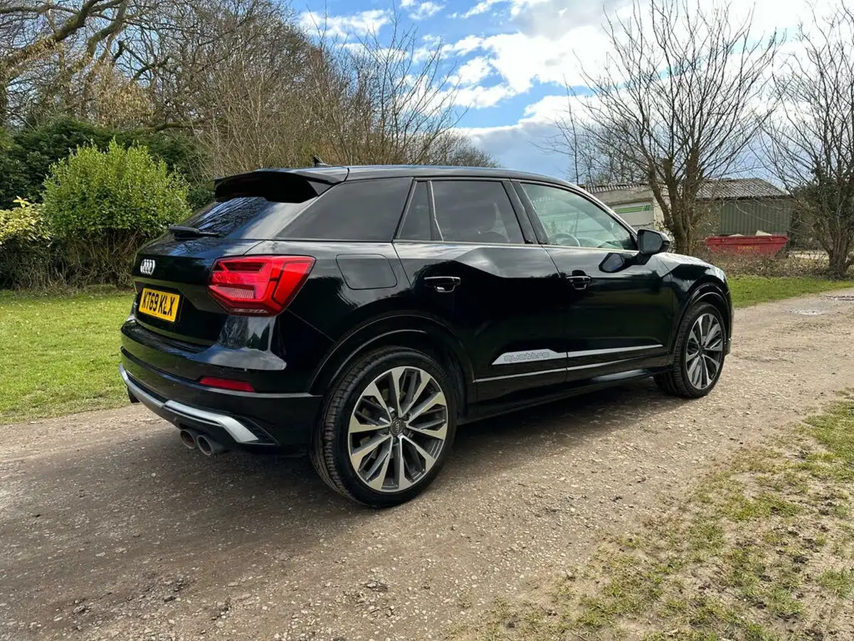 2020-audi-sq2-20-tfsi-black-edition-big-1