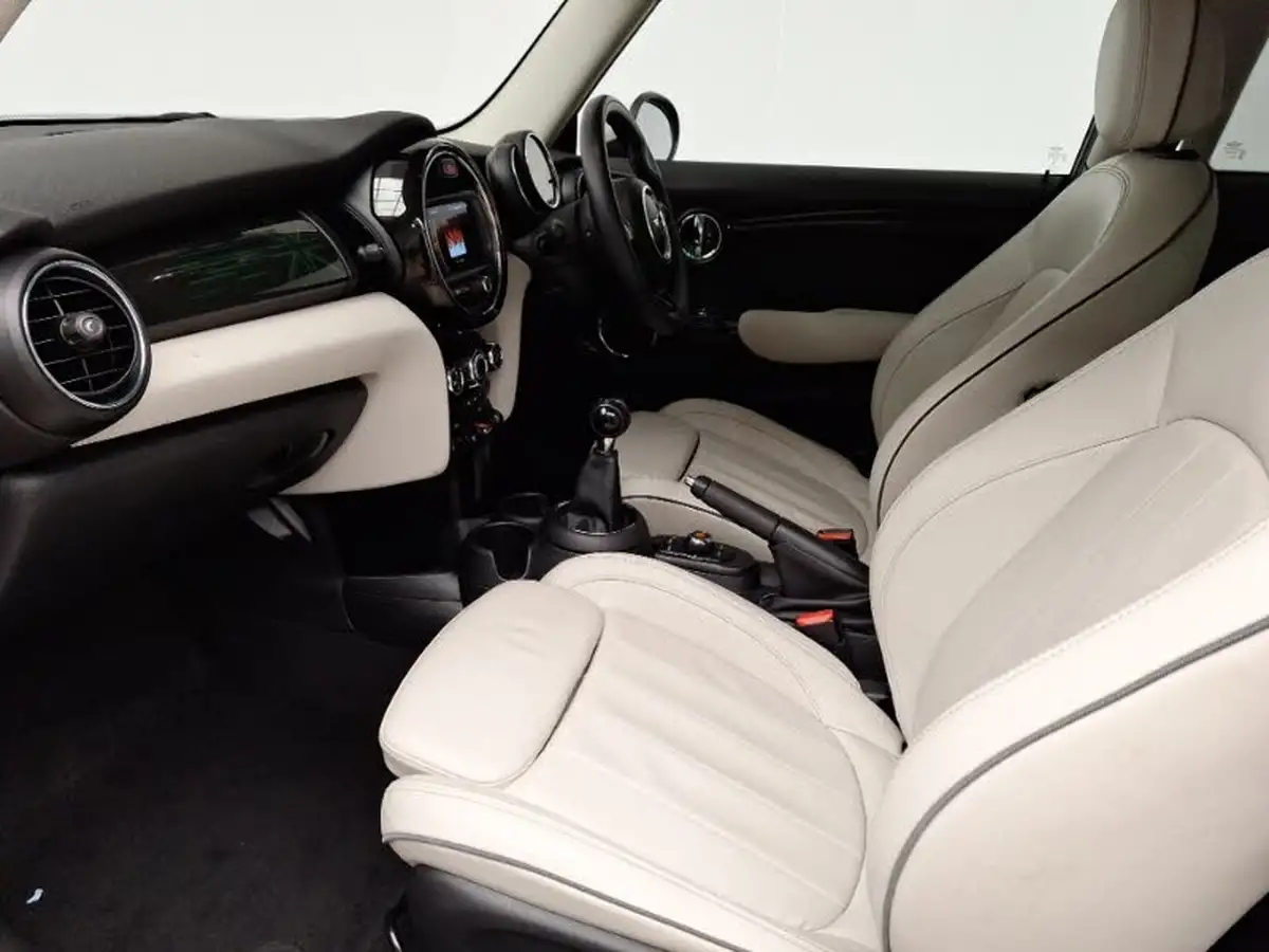 2019-mini-cooper-15-cooper-exclusive-134bhp-hatchback-3d-big-4