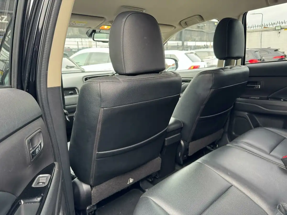 2018-mitsubishi-outlander-20-juro-phev-big-28