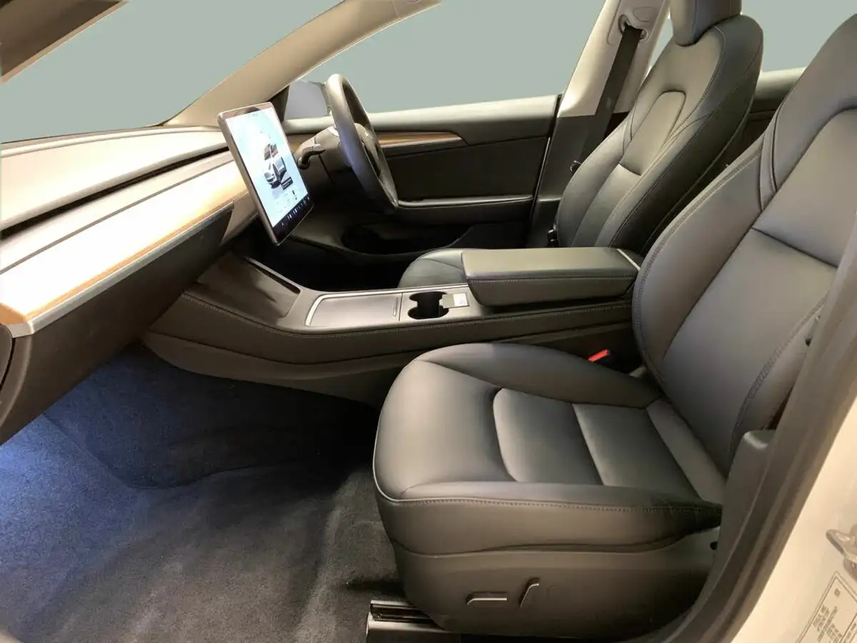 2022-tesla-model-3-e-long-range-big-3