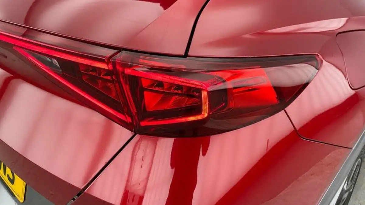 2021-cupra-formentor-14-e-hybrid-vz2-big-28