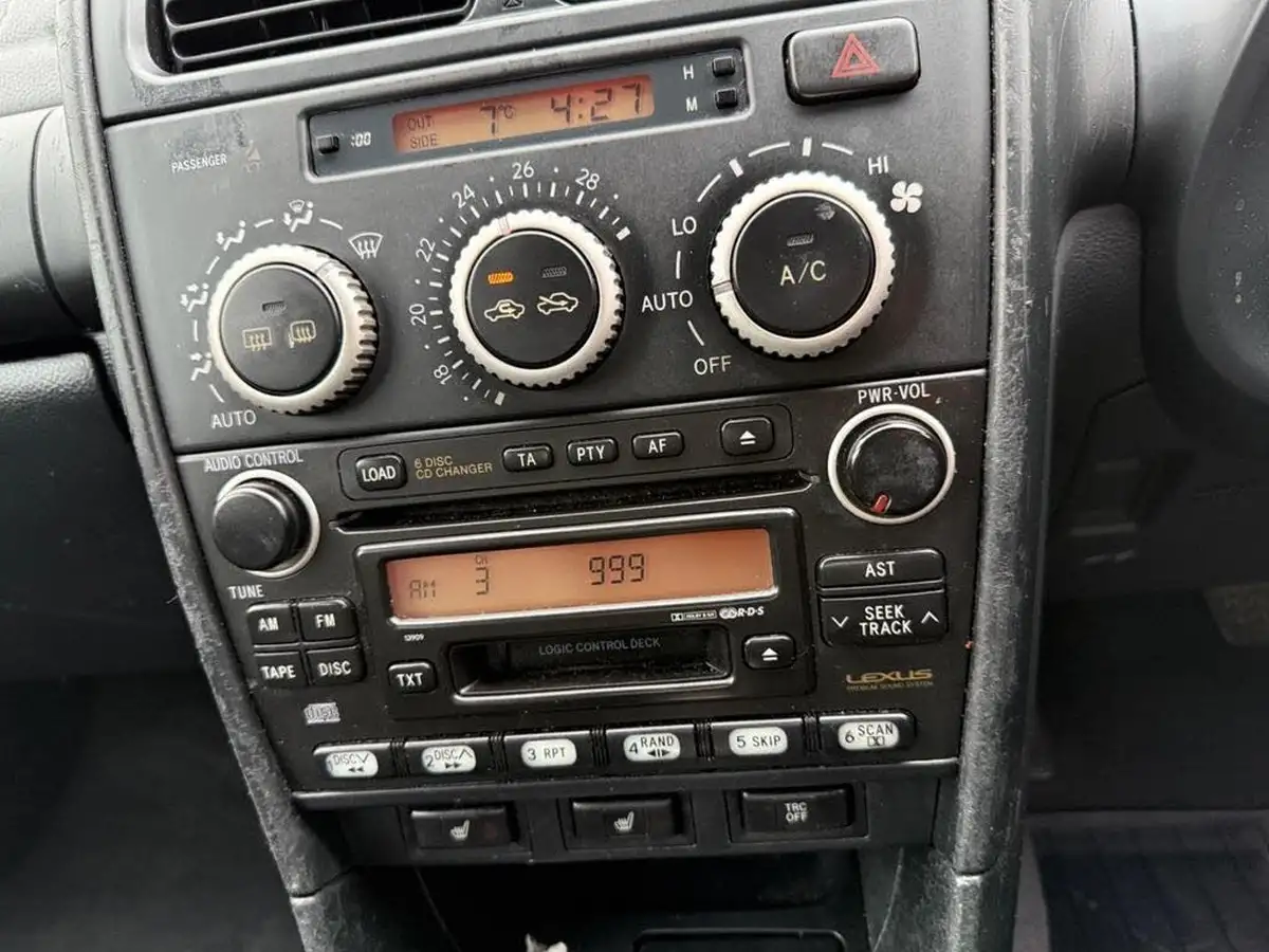 2005-lexus-is-200-20-se-auto-big-26