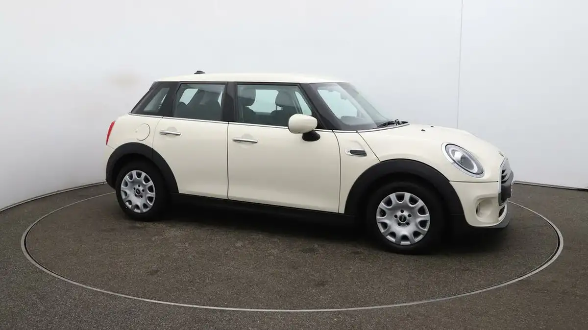 2020-mini-cooper-15-one-classic-comfort-5d-big-41