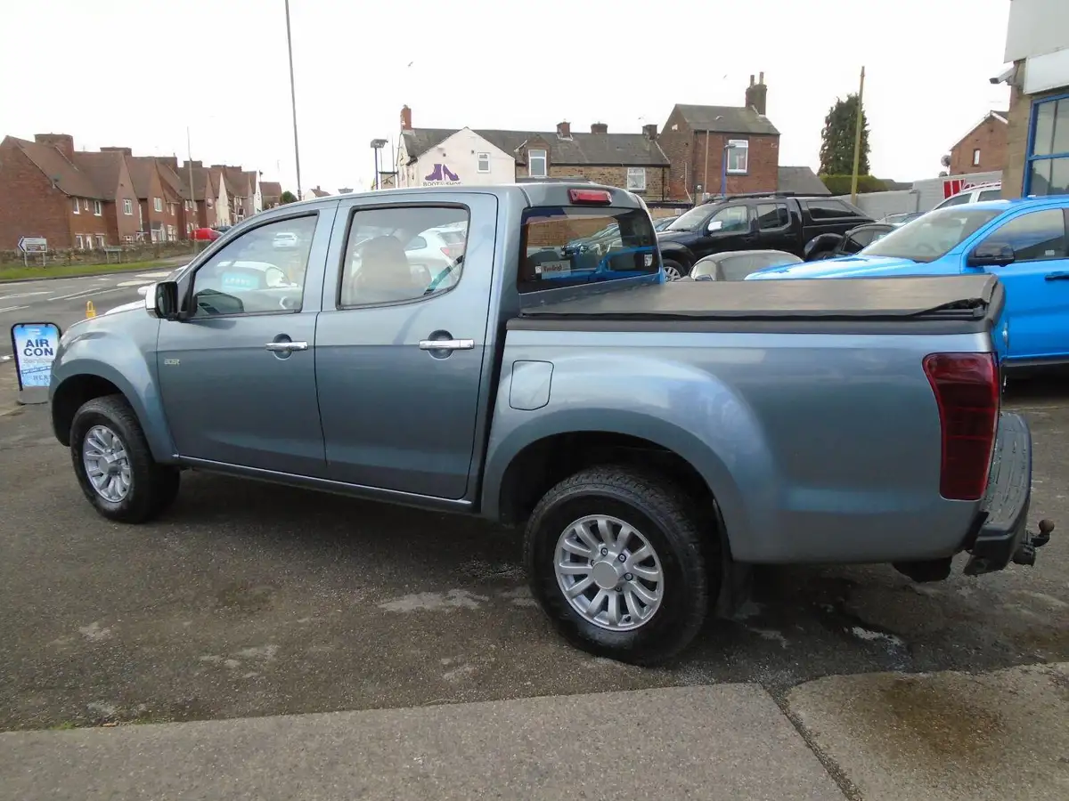 2013-isuzu-d-max-25td-eiger-big-2