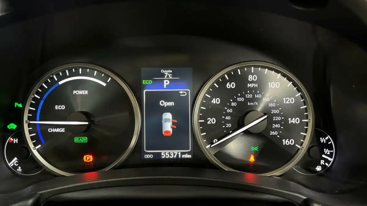 2015-lexus-nx-300h-25-luxury-197bhp-big-4