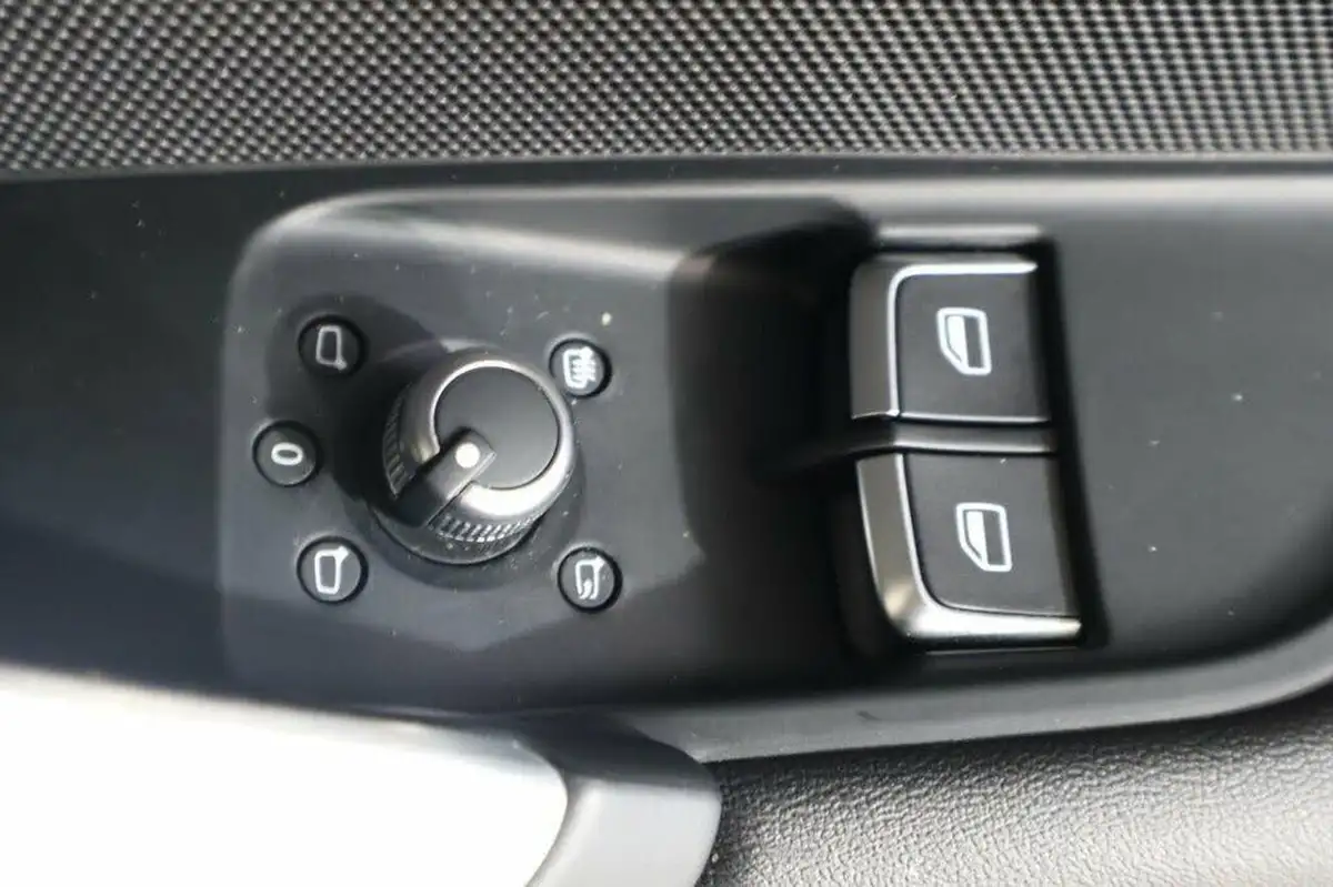 2019-audi-tt-coupe-20-40-tfsi-s-line-big-35