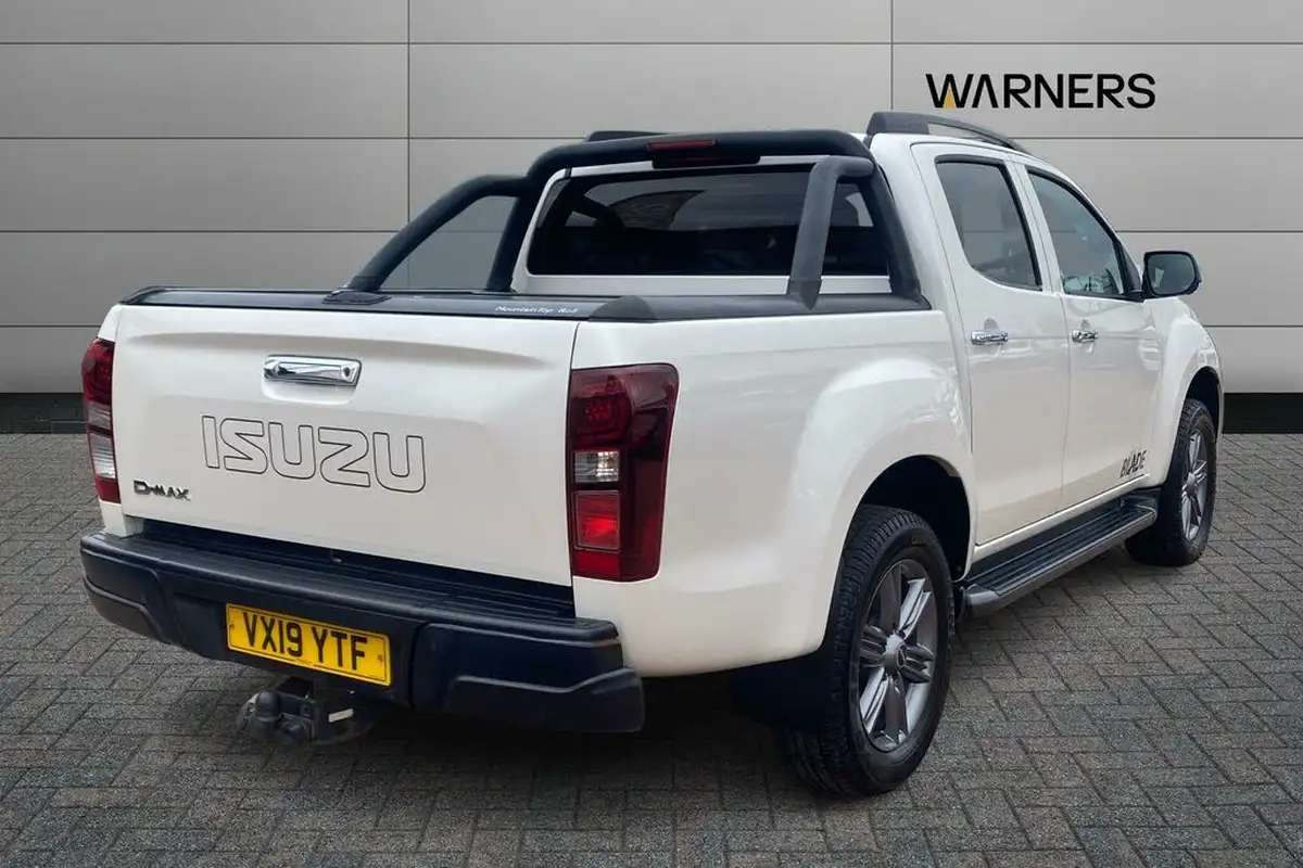 2019-isuzu-d-max-19td-blade-auto-big-3