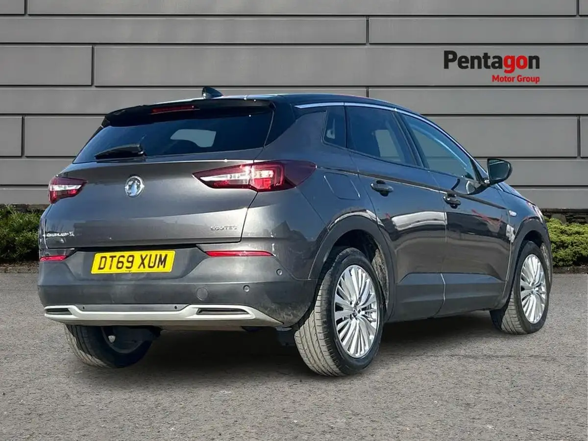 2020-vauxhall-grandland-x-12-sri-nav-big-3