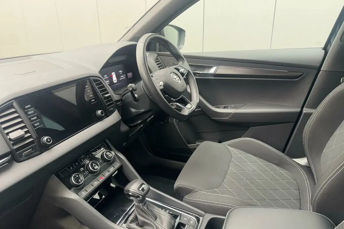 2023-skoda-karoq-15-tsi-sportline-dsg-big-1