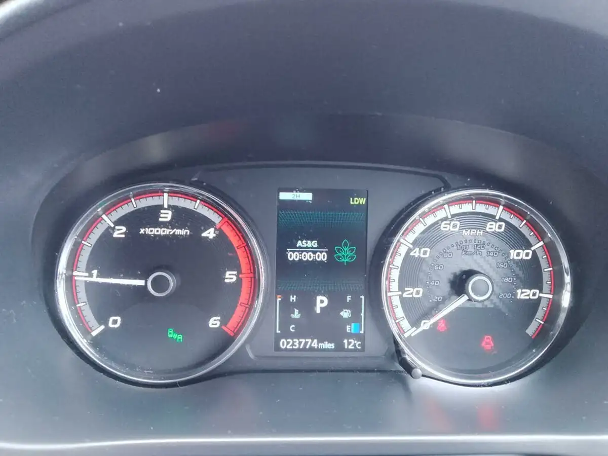2021-mitsubishi-l200-22di-d-barbarian-x-big-24