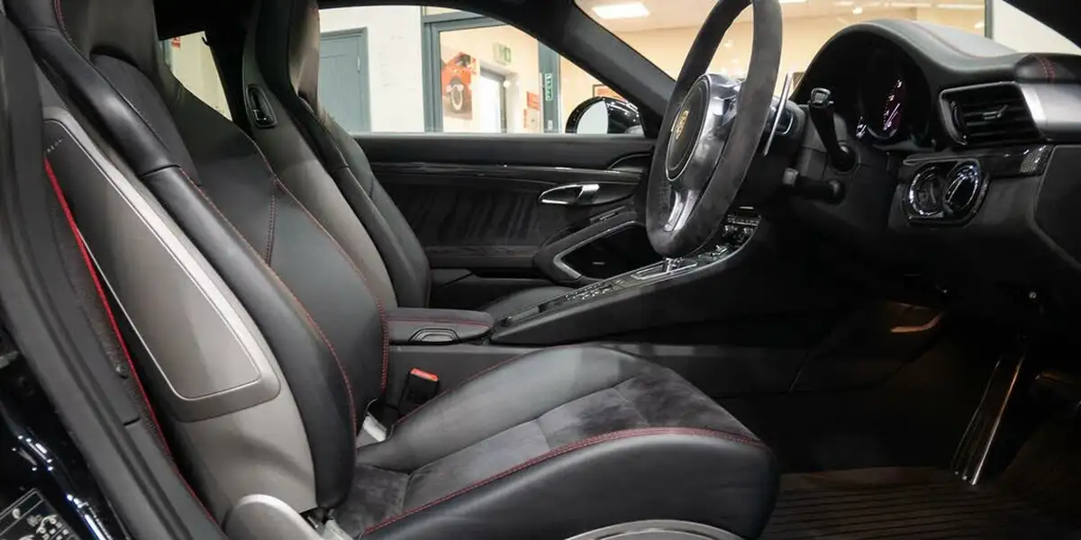 2015-porsche-911-38-carrera-gts-coupe-pdk-big-13