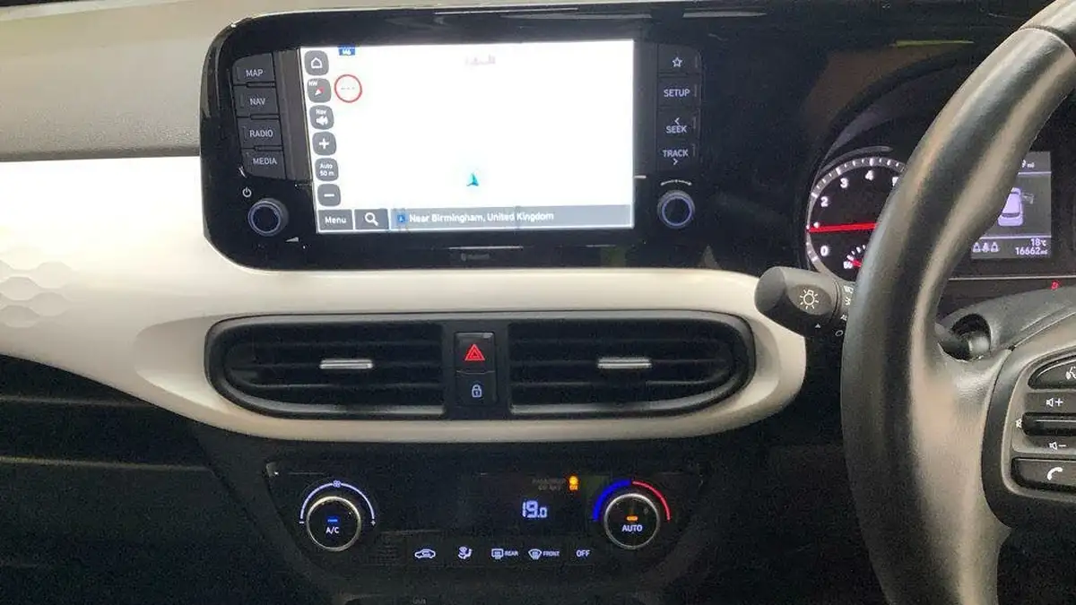 2022-hyundai-i10-12-premium-auto-big-10