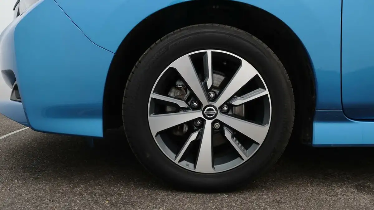 2021-nissan-leaf-e-acenta-big-18