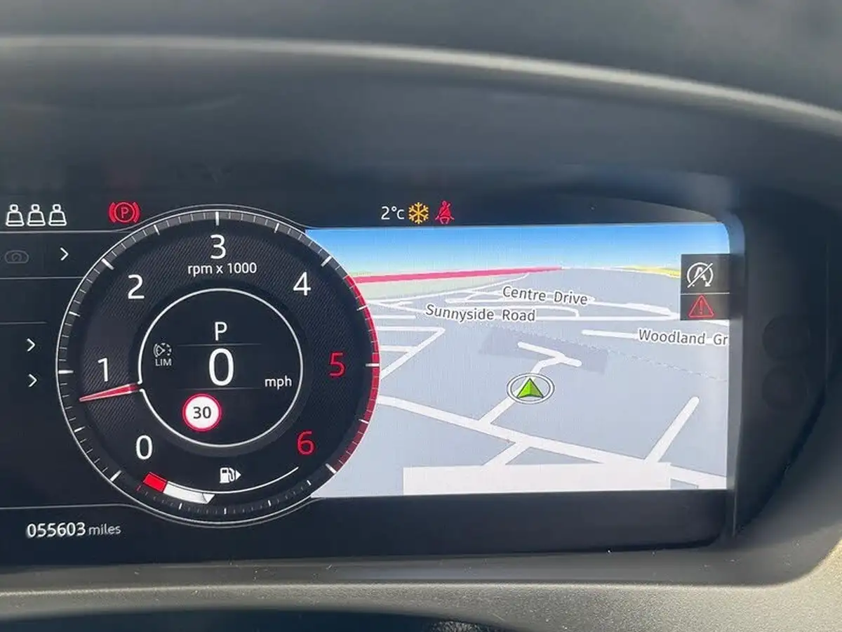 2019-jaguar-f-pace-20-i4d-chequered-flag-180ps-big-14