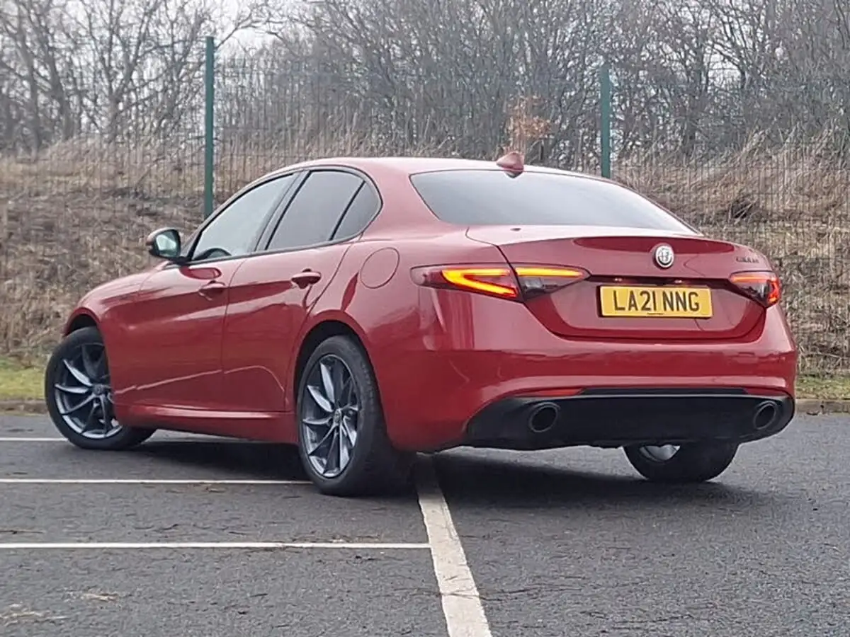2021-alfa-romeo-giulia-20-sprint-big-1