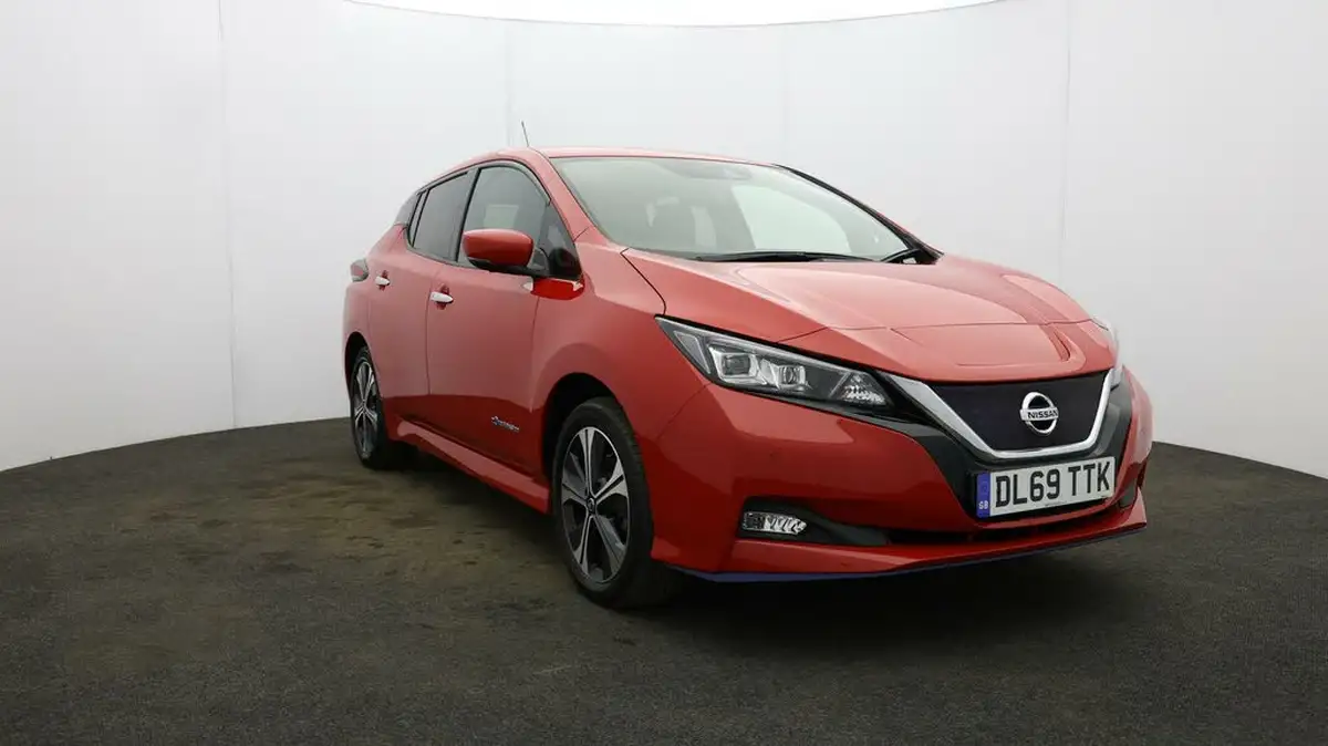 2020-nissan-leaf-e-e-tekna-big-38