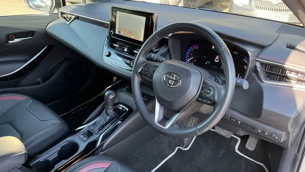 2023-toyota-corolla-20-vvt-i-excel-181bhp-18in-alloy-wheelstrk-touring-sports-big-21