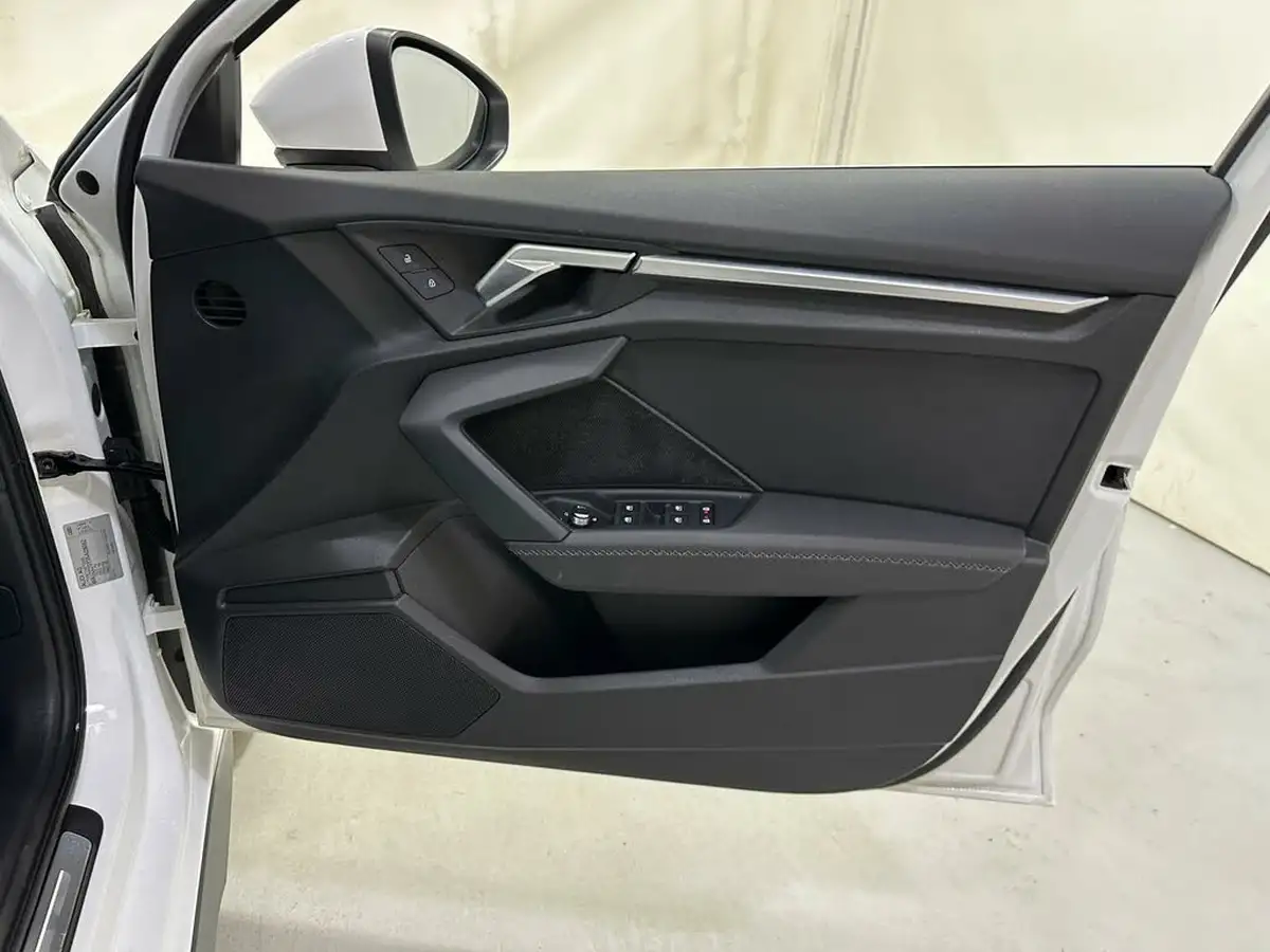 2022-audi-a3-15-35-tfsi-s-line-sportback-5d-big-9