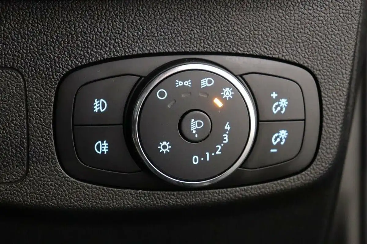 2022-ford-focus-10t-st-line-125ps-hatchback-big-17